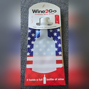 Foldable Patriotic Wine Bottle